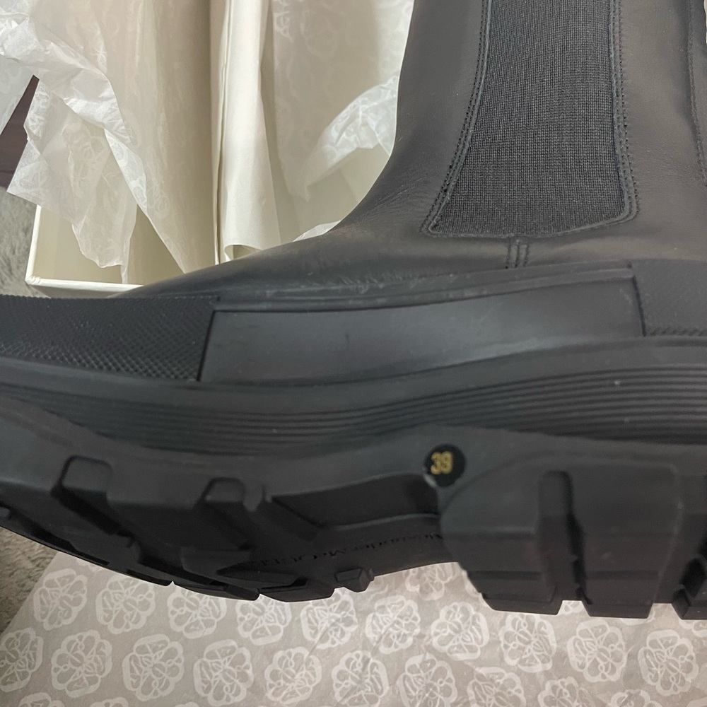 COPY - BNIB Alexander McQueen 666410WHZ66 Woman’s boot Black 40 - Picture 11 of 16